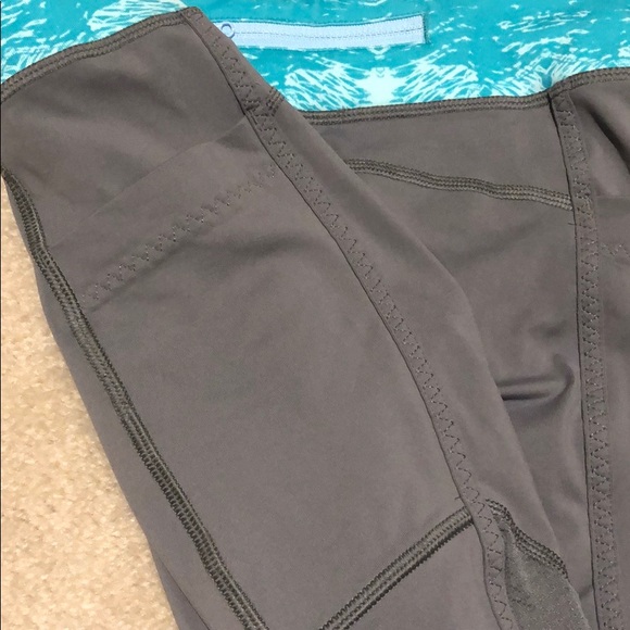 Ivivva cropped tights. VERY GOOD condition!! - Picture 3 of 6